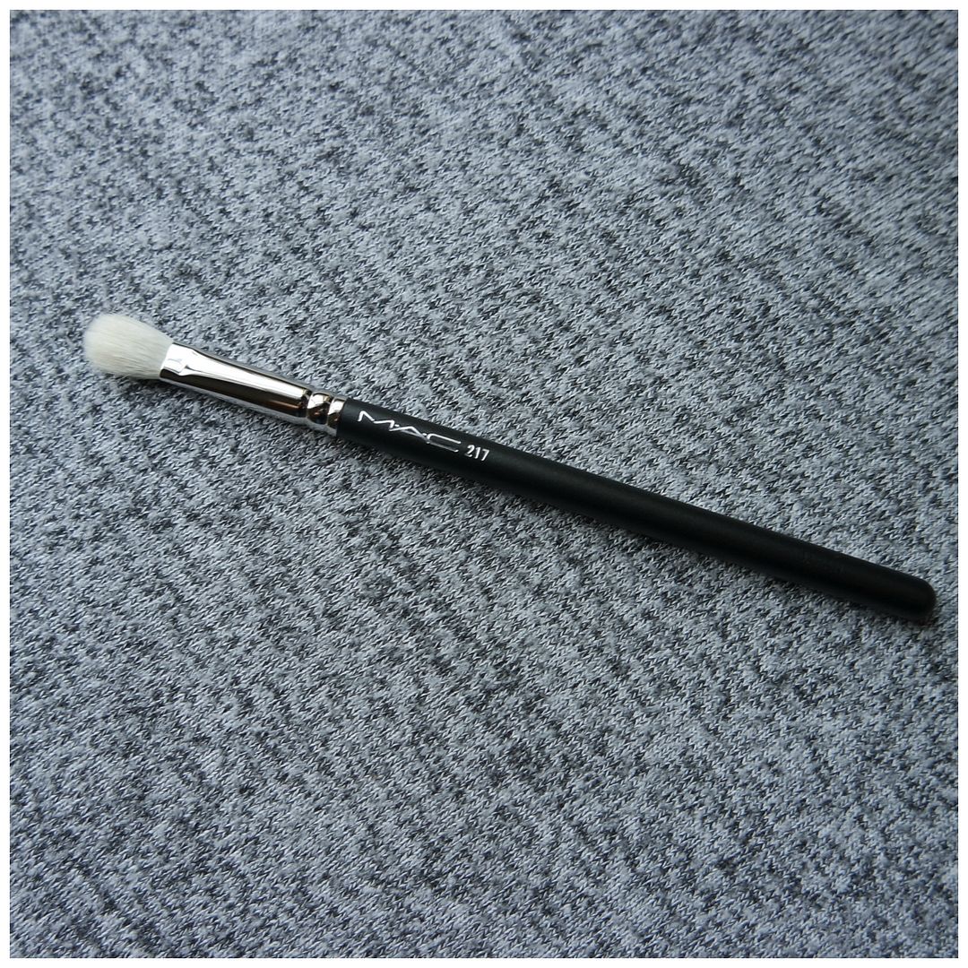 mac 217 blending makeup brush review