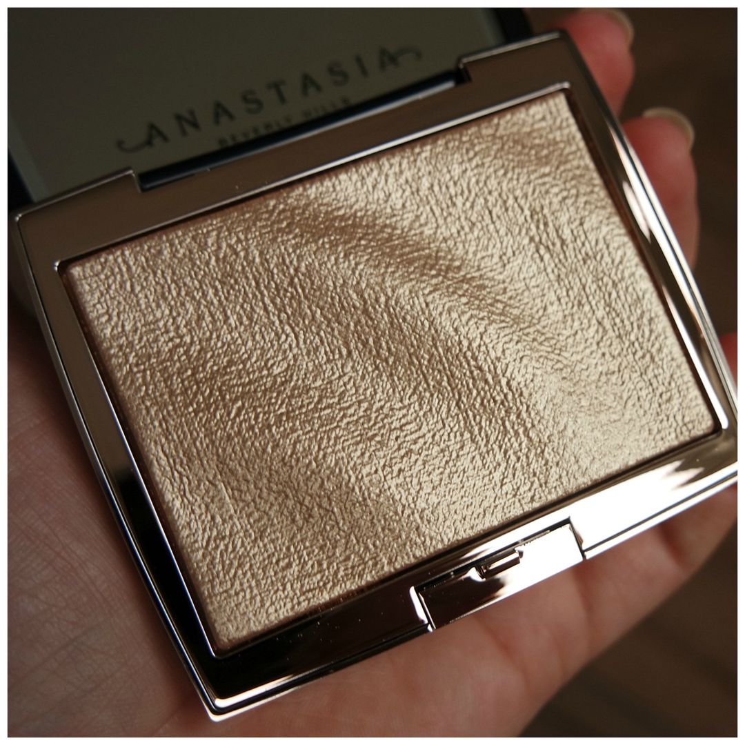 anastasia beverly hills amrezy highlighter review swatch