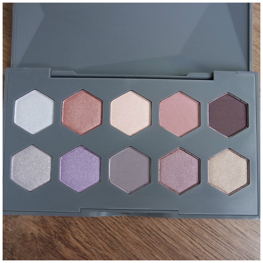 catrice superbia vol. 2 cool toned frosted taupe eyeshadow palette edition review swatch